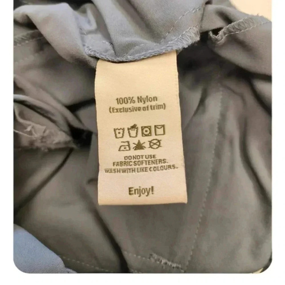 Tilley Grey Nylon Convertible Pants Cargo Shorts  Size 12 - Picture 7 of 10